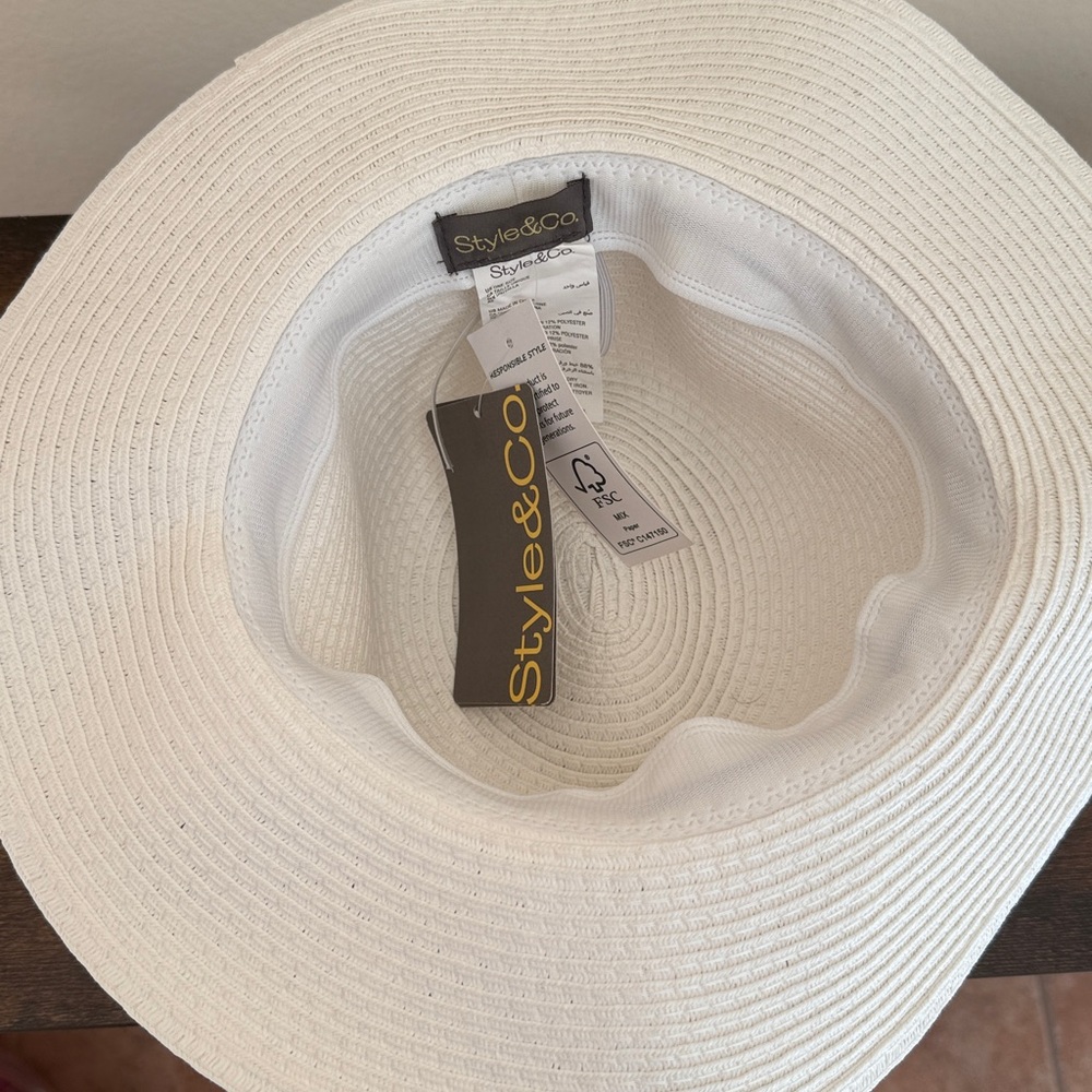 White Straw Hat - Picture 4 of 8